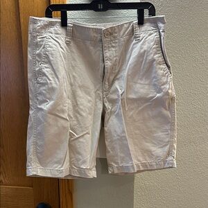 Old Navy Men's Light Tan Flat Front Shorts